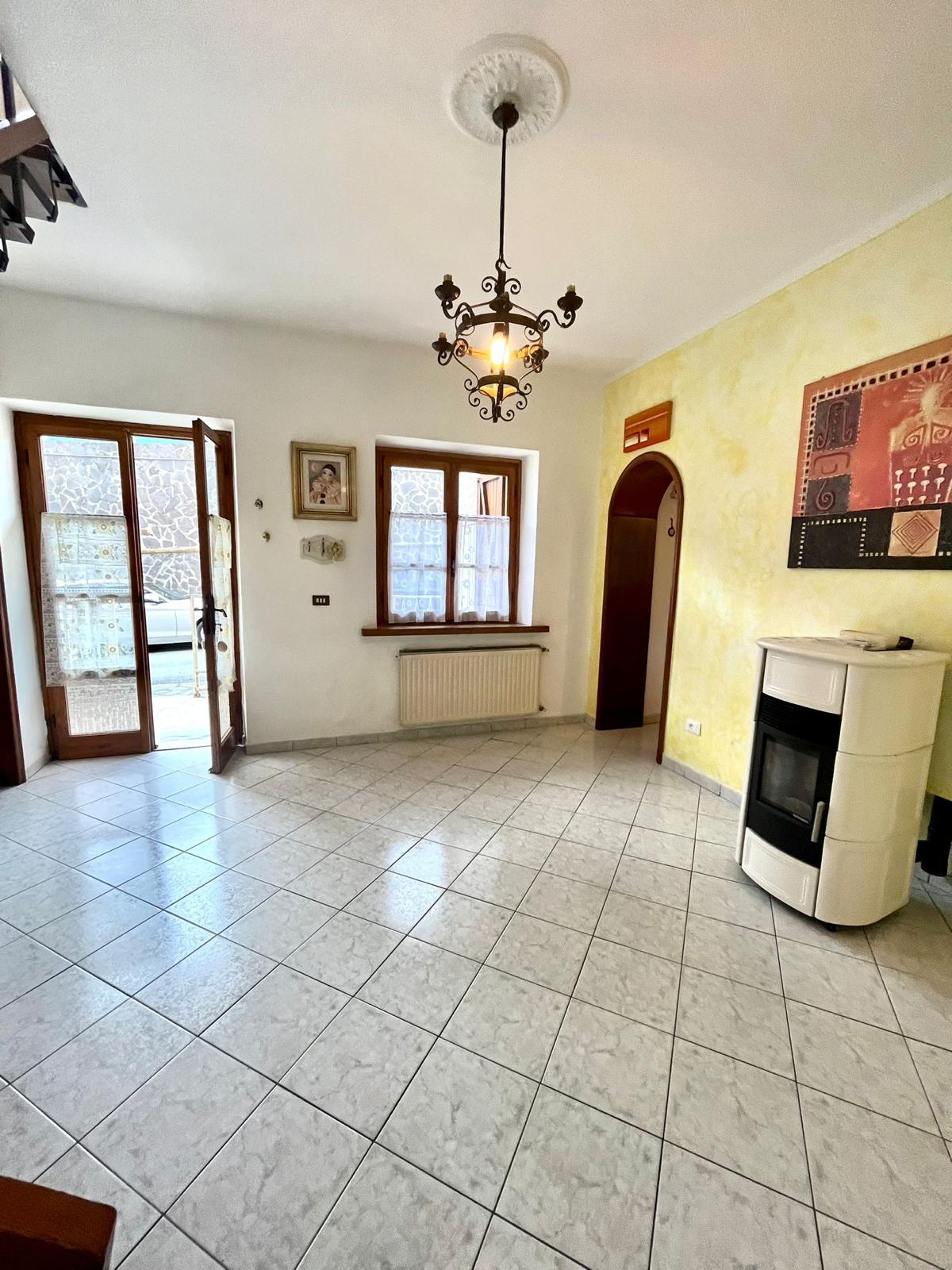 MID-TERRACE HOUSE