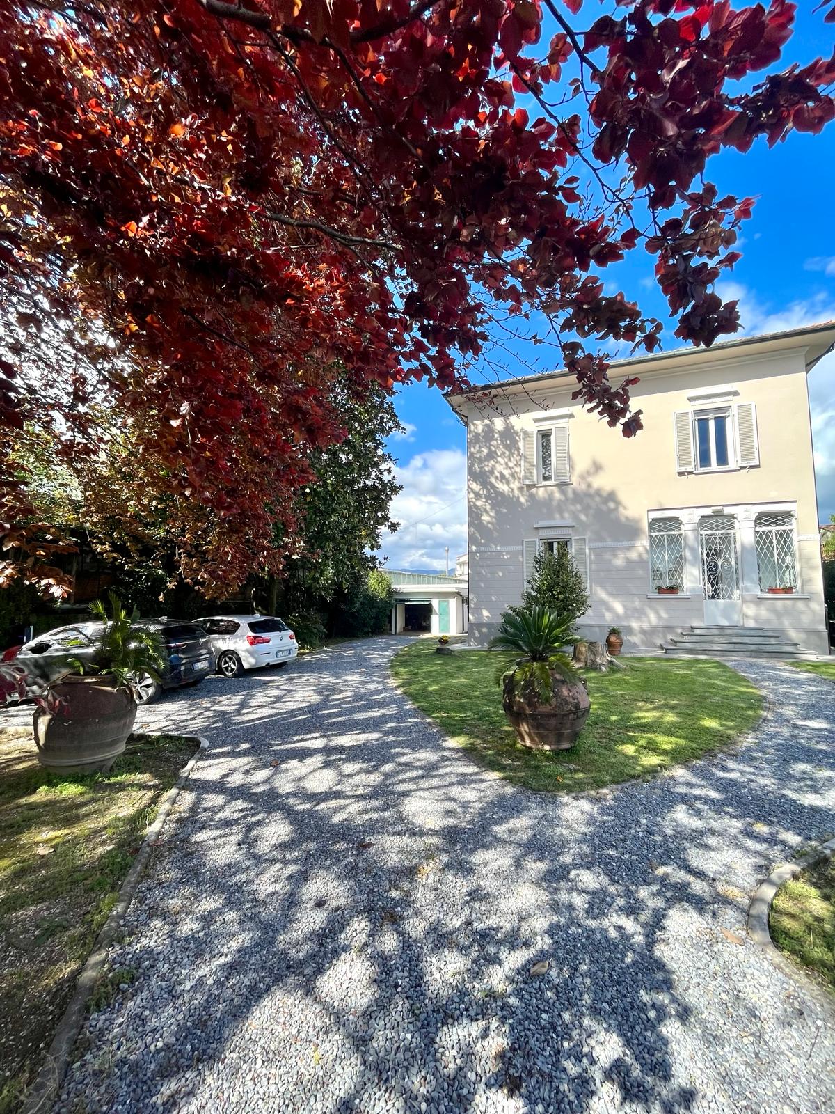 Fotografia originale: Villa Storica a Lucca (LU)