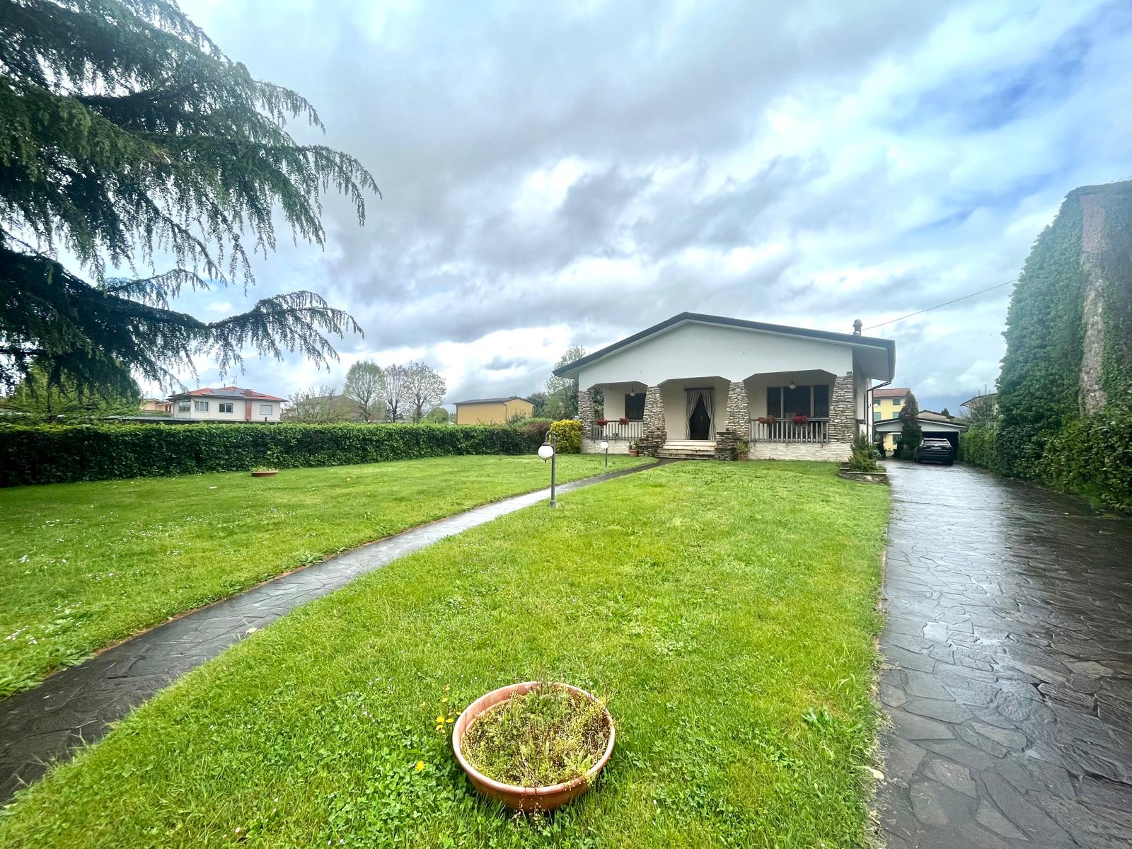 Detached villa
