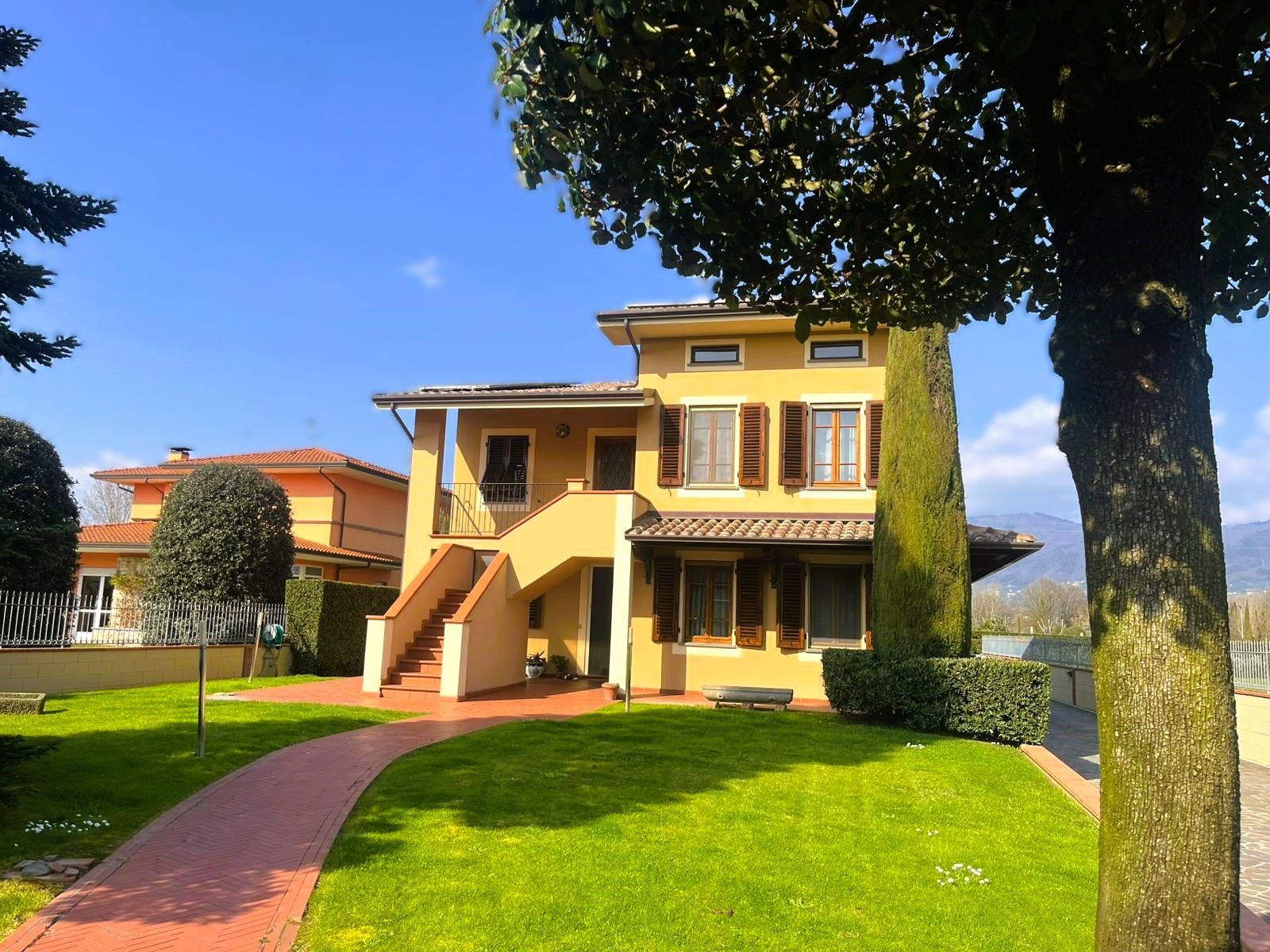 Villa with pool
